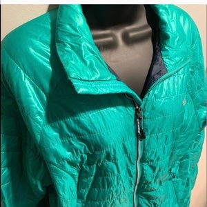 Green North Face puffer light coat/sweater